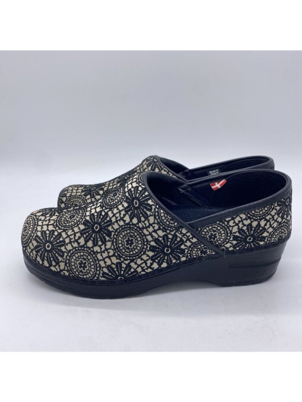 Sanita Velma Clogs 38 US 7 Professional Work Floral Lace Embroidered Slip On - Picture 9 of 15